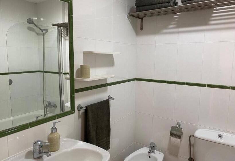 Luminoso Apartamento En Canet De Mar Cercano A La Playa Y A Barcelona