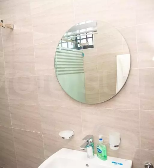 Mojo Apartment, Tema