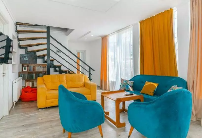 پانسیون Guest House Check In Borjomi