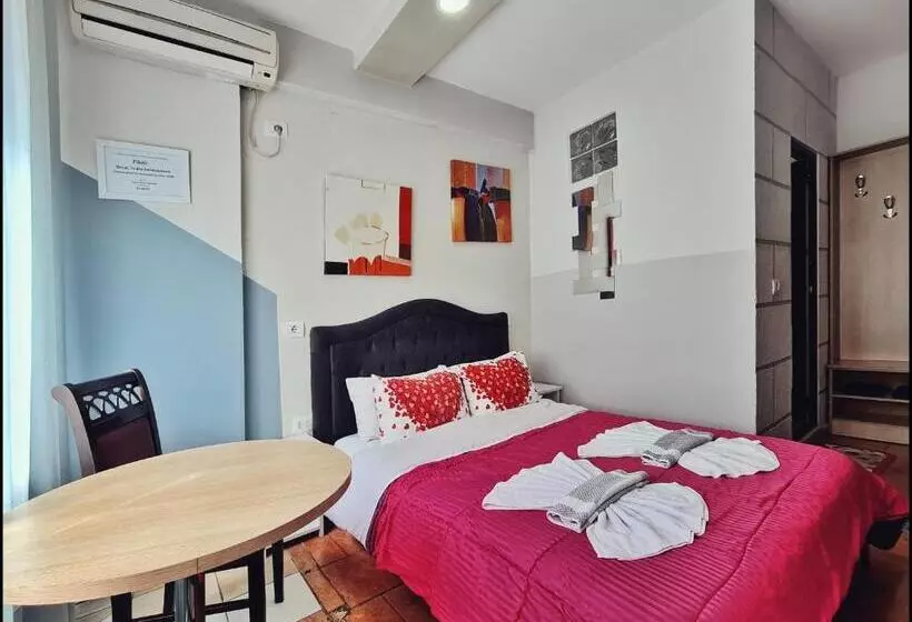 پانسیون Guest House De Rada