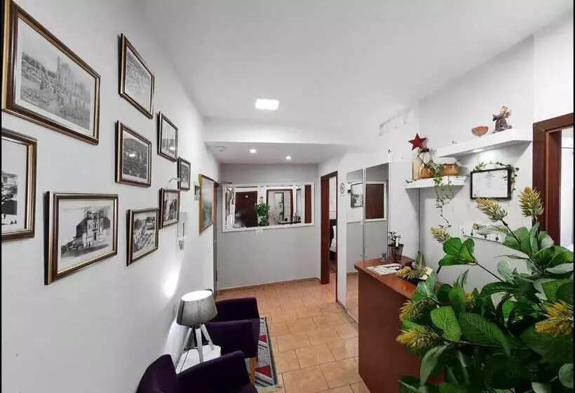 پانسیون Guest House De Rada