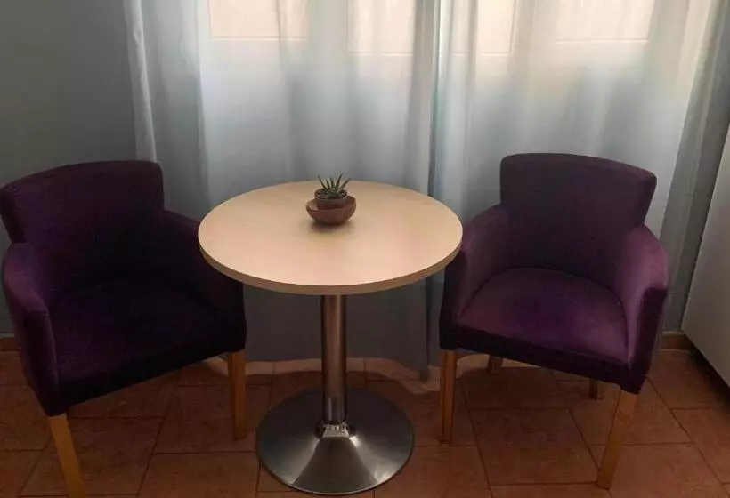 پانسیون Guest House De Rada