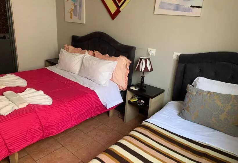 پانسیون Guest House De Rada