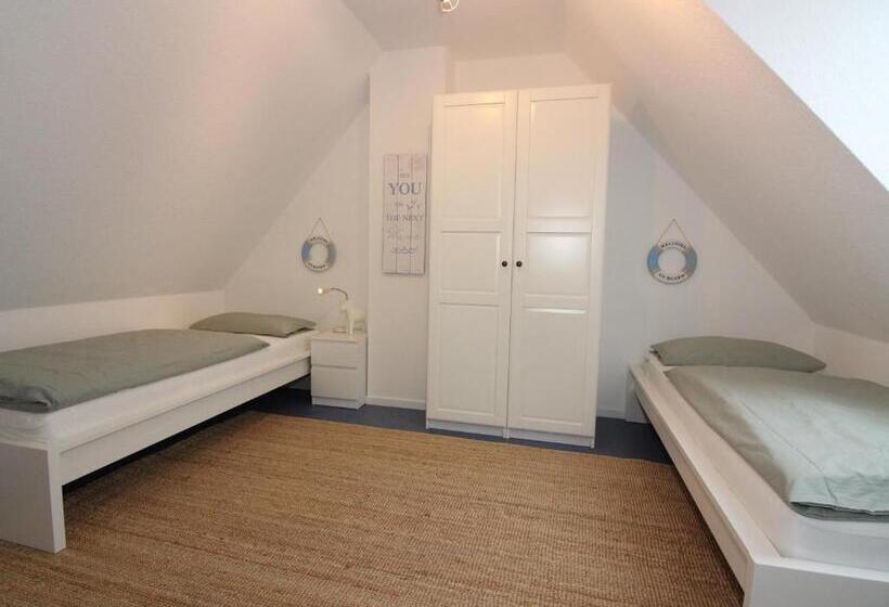 Seepark Burhave Reetdachhaus 3