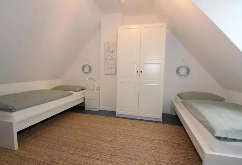 Seepark Burhave Reetdachhaus 3