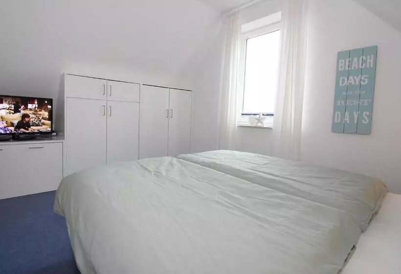 Seepark Burhave Reetdachhaus 3