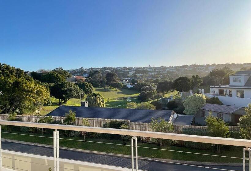 Sunset Villa   Brand New Home 200m From The Beach