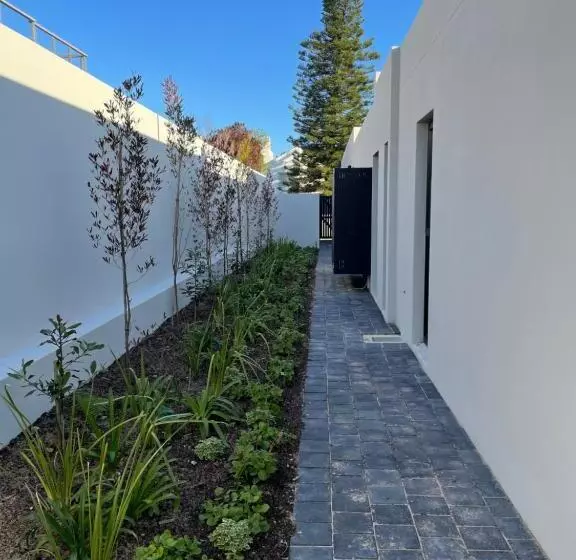 Sunset Villa   Brand New Home 200m From The Beach