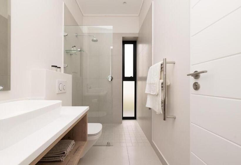 Sunset Villa   Brand New Home 200m From The Beach