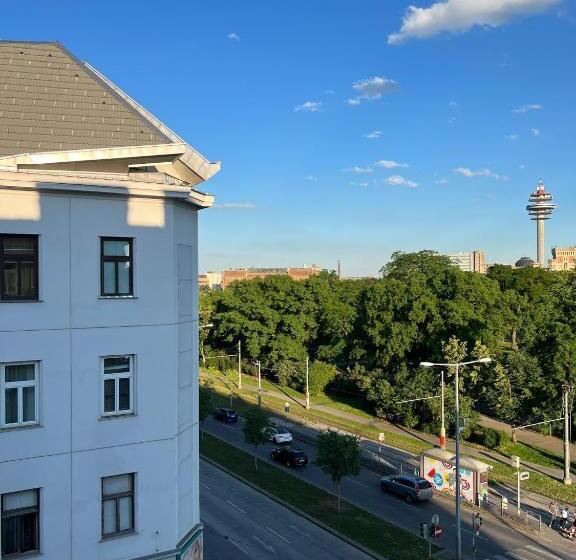 Central Apartment Next To Belvedere Castle