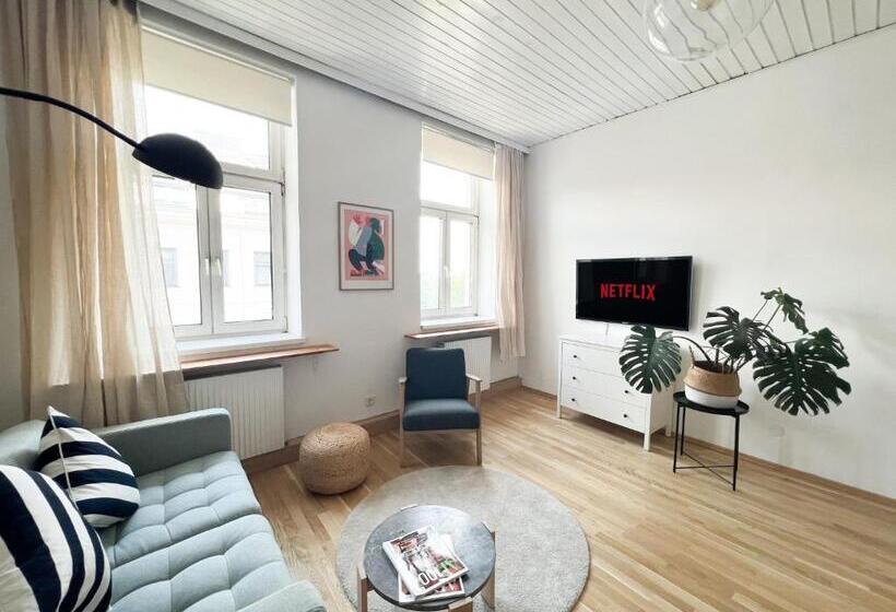 Central Apartment Next To Belvedere Castle