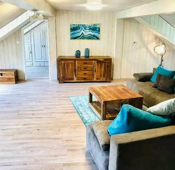 Majatalo Chata Pod Obřím Hradem