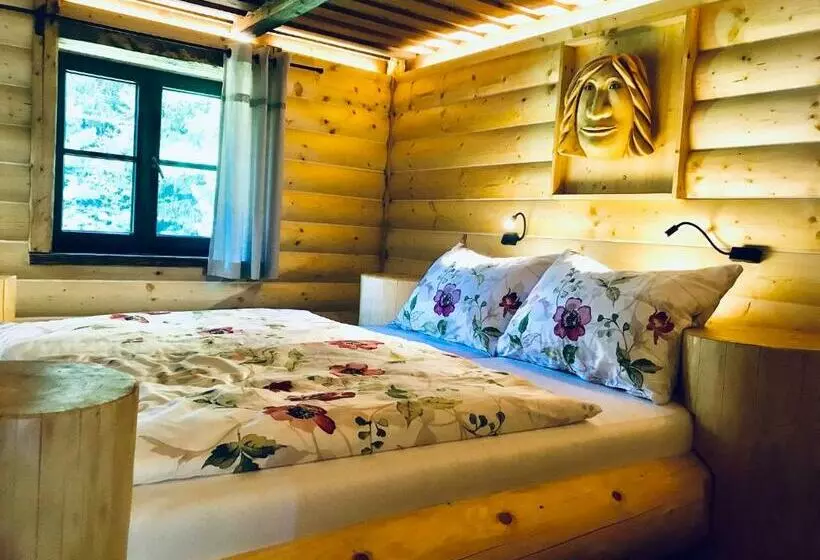 Majatalo Chata Pod Obřím Hradem