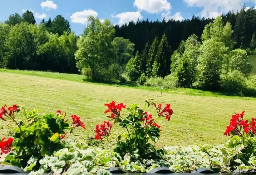Majatalo Chata Pod Obřím Hradem