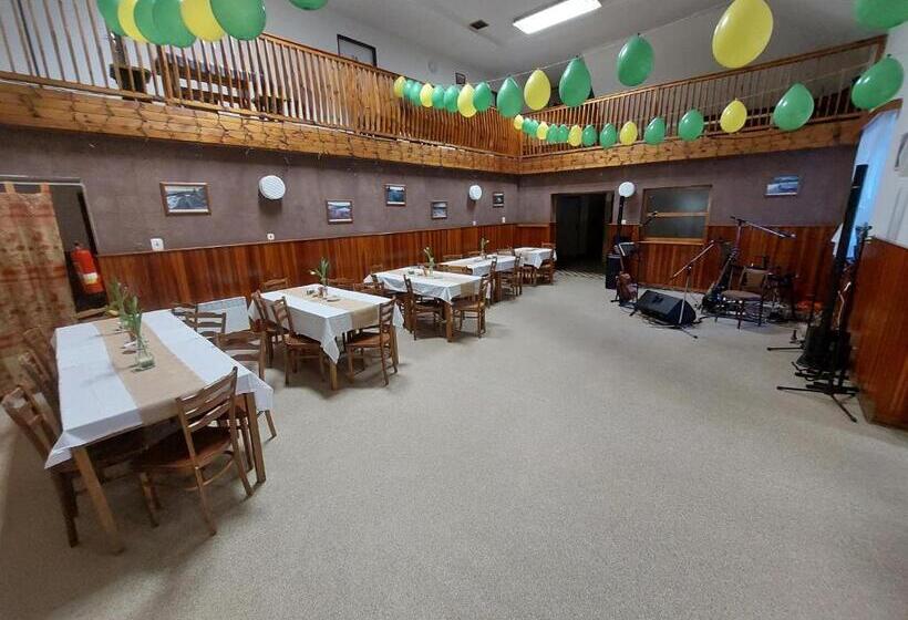 膳宿费 U Dvou Rysů