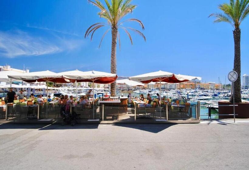 Penthouse Apartment With Large Terrace, Pool & Garden