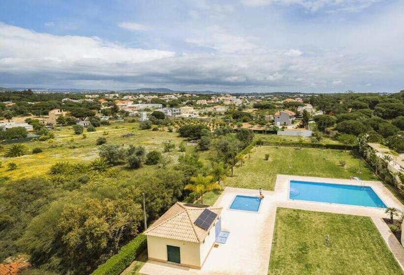 Penthouse Apartment With Large Terrace, Pool & Garden