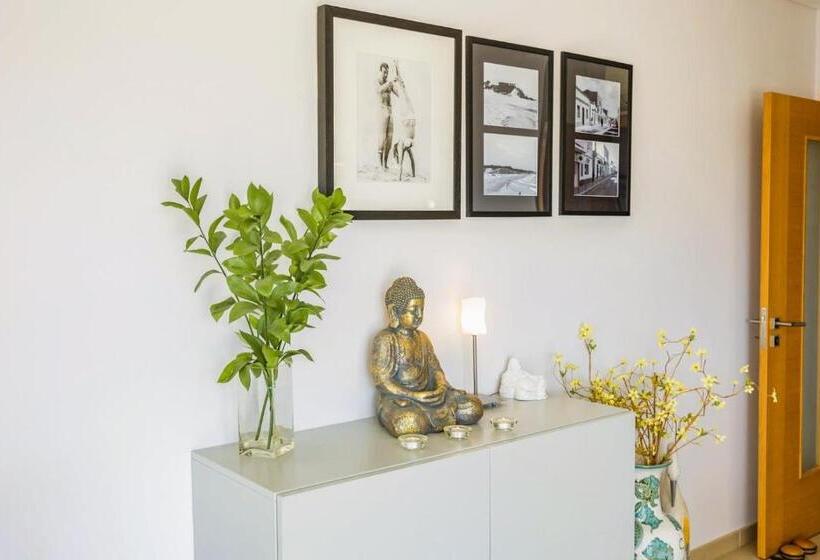 Penthouse Apartment With Large Terrace, Pool & Garden