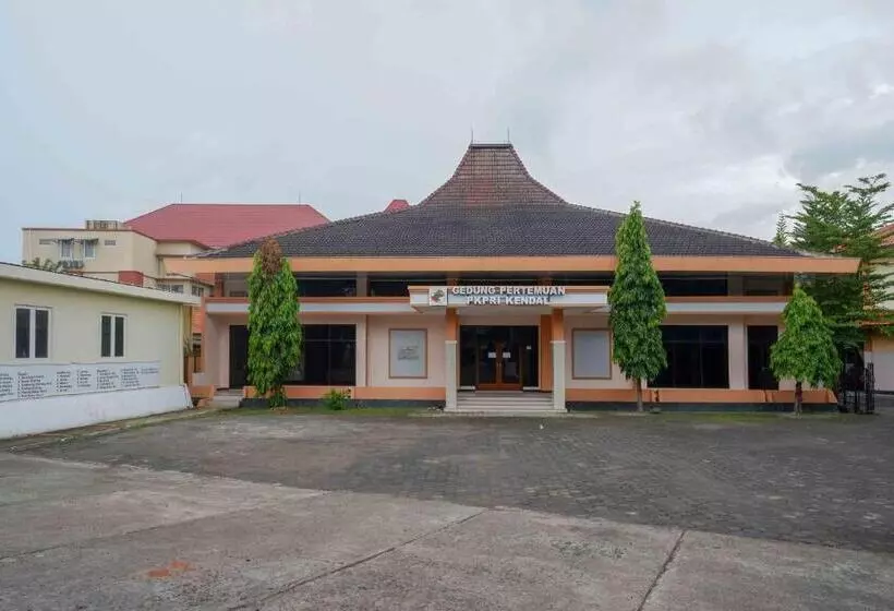 Urbanview Hotel Anugrah Kendal By Reddoorz
