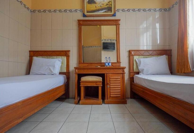 Urbanview Hotel Anugrah Kendal By Reddoorz