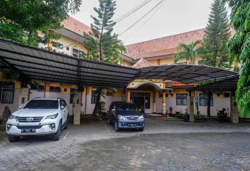 Urbanview Hotel Anugrah Kendal By Reddoorz