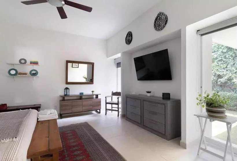 Welcome To Villa Cristy 3 Br 3 5 Wc In The La Floresta Area