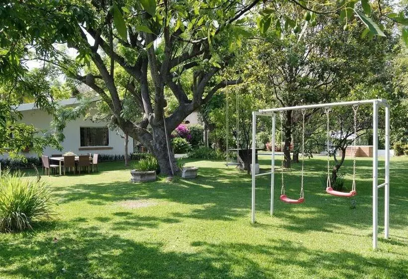 Welcome To Villa Cristy 3 Br 3 5 Wc In The La Floresta Area