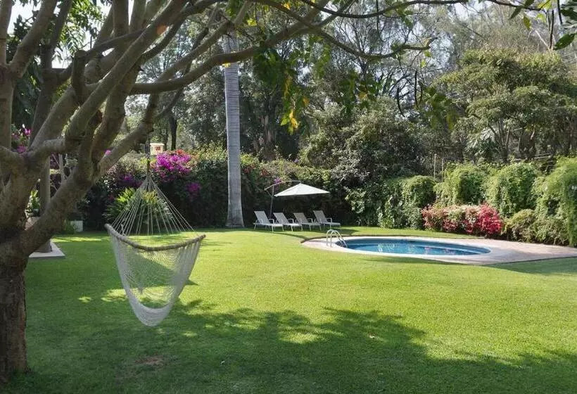 Welcome To Villa Cristy 3 Br 3 5 Wc In The La Floresta Area