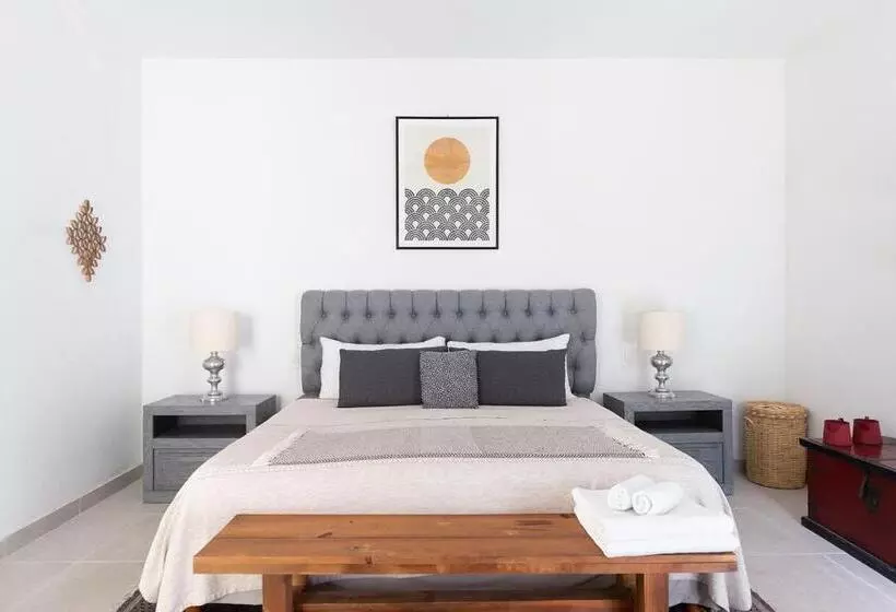 Welcome To Villa Cristy 3 Br 3 5 Wc In The La Floresta Area