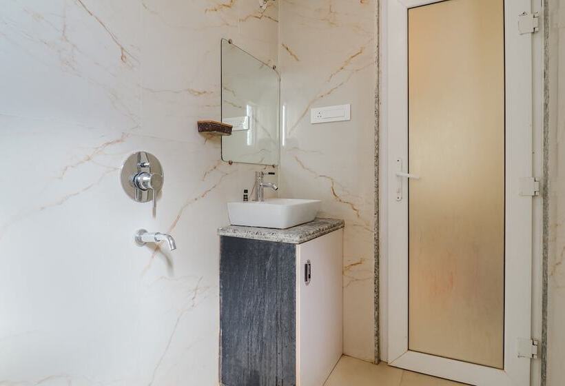 Fabhotel Holiday Grand