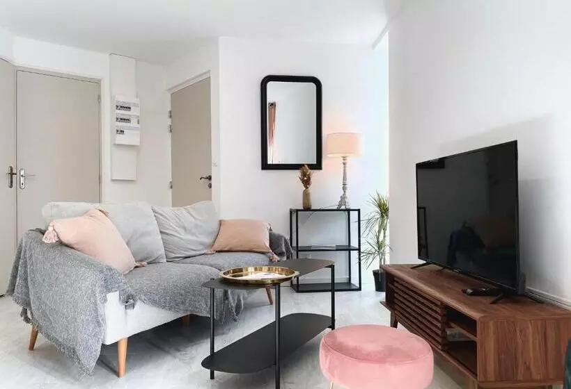 La Source   Spacieux T2 Au Coeur Du Village, à 5min Des Plages