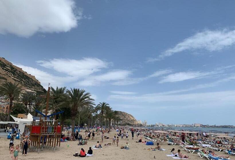 Luxury Apartment By The Sea