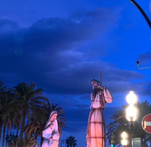 Luxury Apartment By The Sea