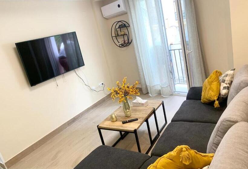 Luxury Apartment By The Sea