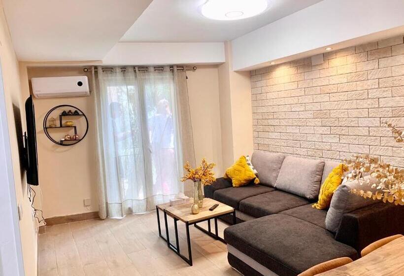 Luxury Apartment By The Sea