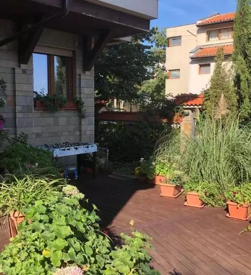 پانسیون Breeze Guest House