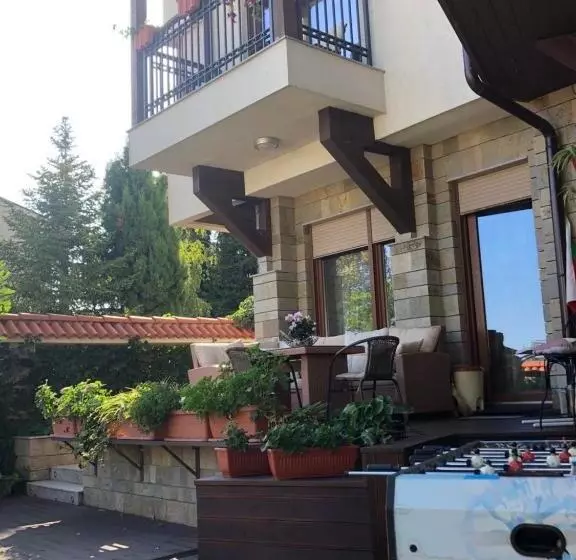 پانسیون Breeze Guest House