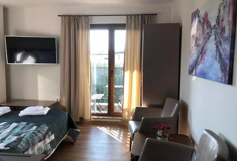 پانسیون Breeze Guest House