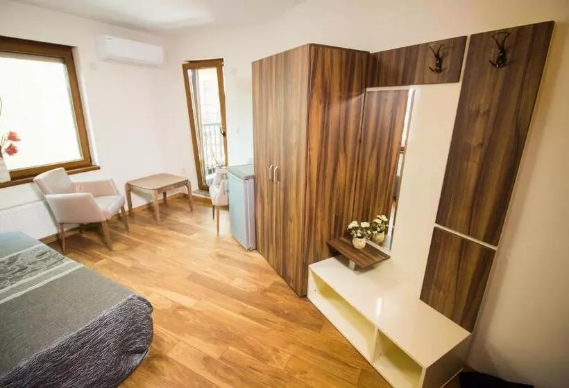 پانسیون Breeze Guest House