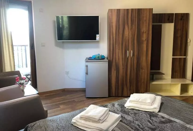 پانسیون Breeze Guest House