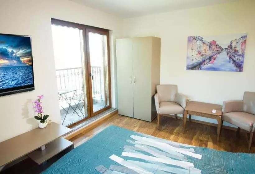 پانسیون Breeze Guest House