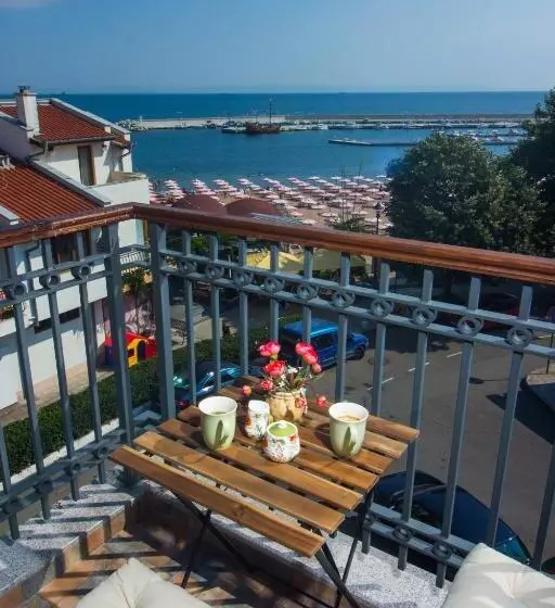 پانسیون Breeze Guest House