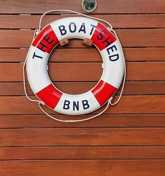 The Boatshed Waterfront B&b