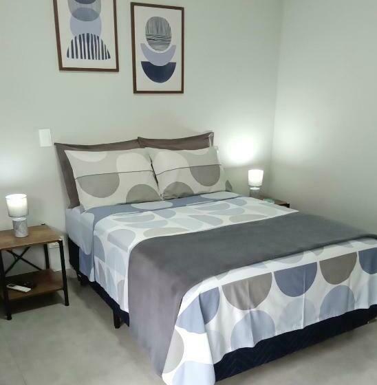 Bed and Breakfast Suíte Ilhinha Em Condomínio Na Praia Do Perequê