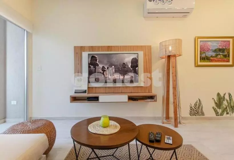 Spacious 2 Bedroom Apartment In Villa Morra