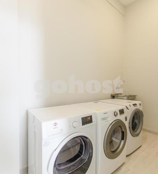 Spacious 2 Bedroom Apartment In Villa Morra