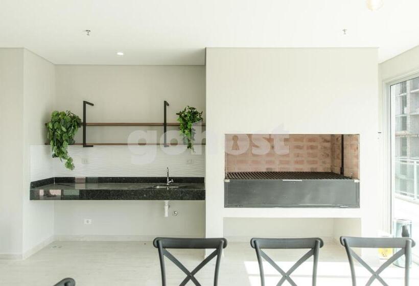 Spacious 2 Bedroom Apartment In Villa Morra