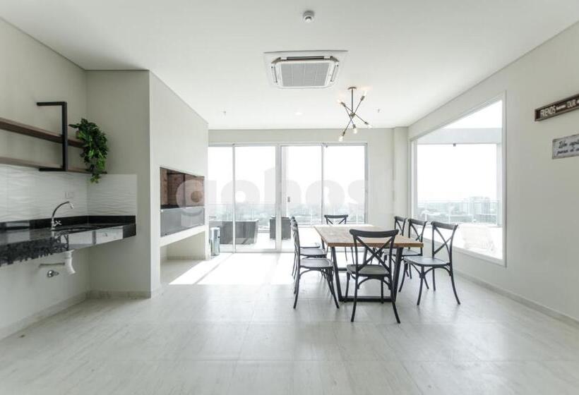 Spacious 2 Bedroom Apartment In Villa Morra