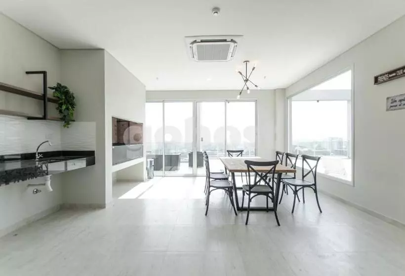 Spacious 2 Bedroom Apartment In Villa Morra