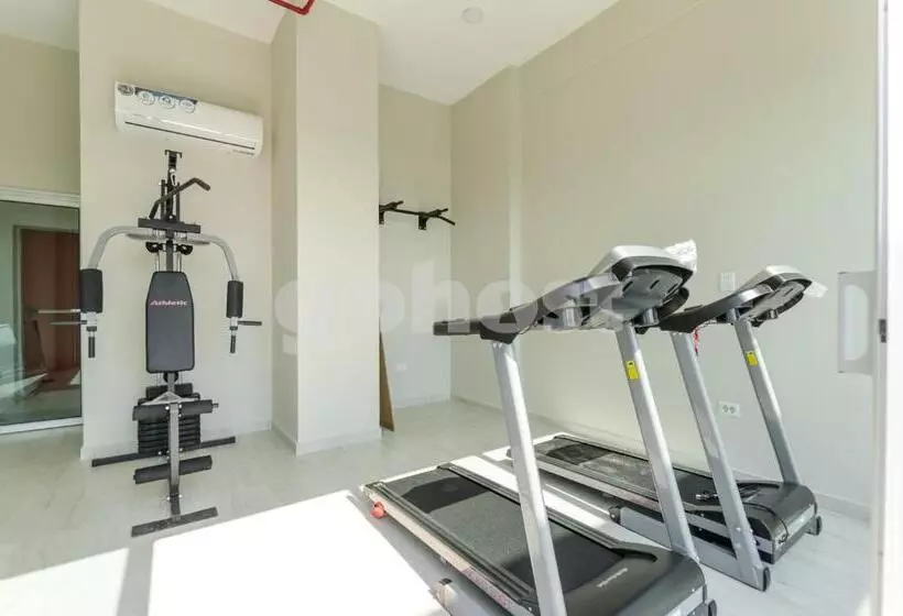 Spacious 2 Bedroom Apartment In Villa Morra